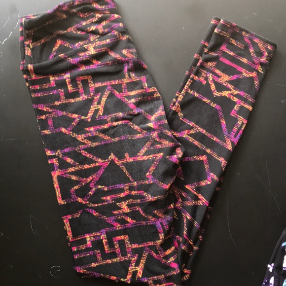 LuLaRoe Pants - LULAROE OS leggings
